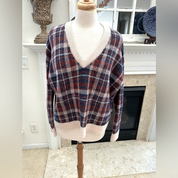 Banana Republic Plaid V-Neck Sweater - Picture 2 of 9